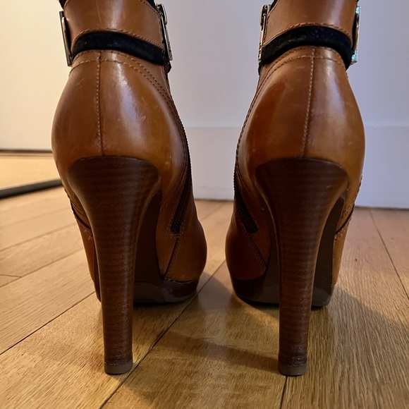 Tory Burch Caramel Platform Booties - Picture 3 of 6
